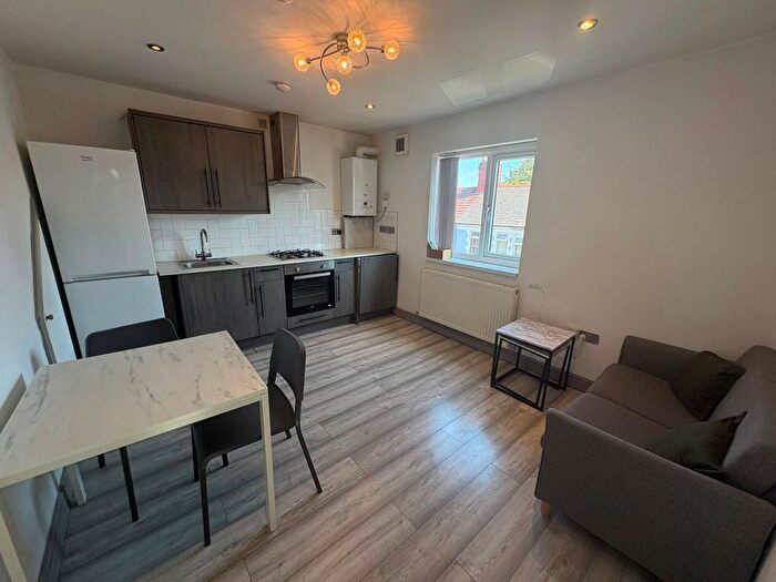 1 Bedroom Flat To Rent In Pomeroy Street, Cardiff, CF10