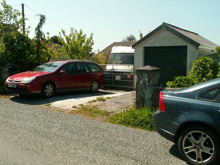 3 Bedroom Detached Bungalow For Sale In Cynheidre, Llanelli, SA15
