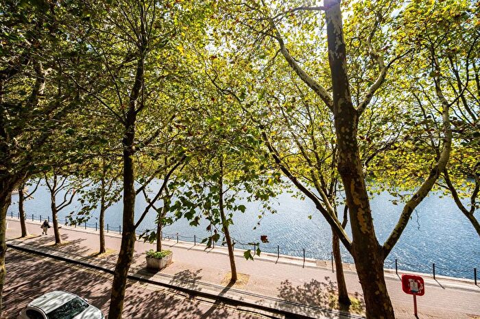 2 Bedroom Flat To Rent In Brunswick Quay, Canada Water, London, SE16