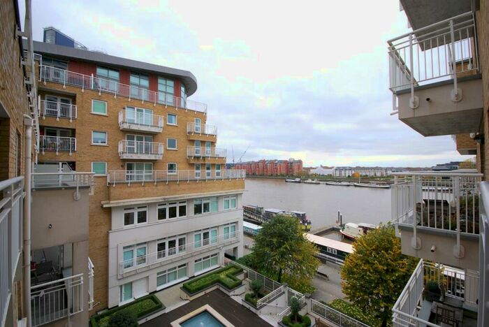 2 Bedroom Apartment To Rent In Lombard Road, London, SW11