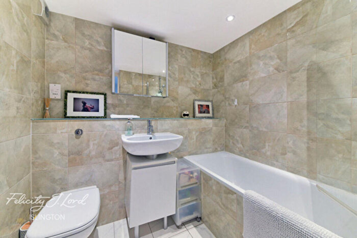 2 Bedroom Apartment For Sale In Citygate House, N1 - Photo 11