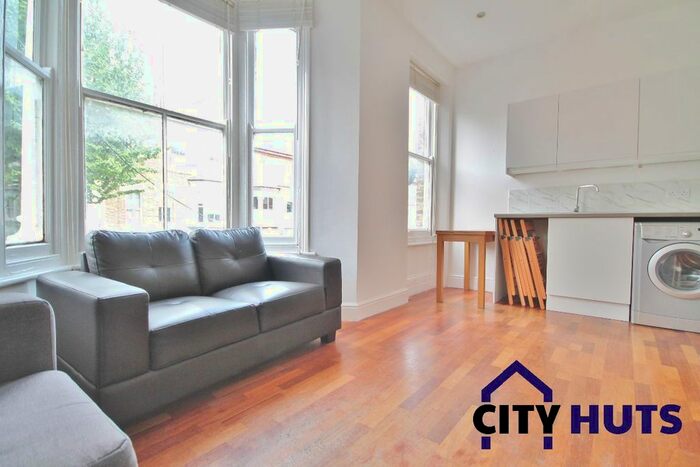 2 Bedroom Flat To Rent In Fairbridge Road, London, N19
