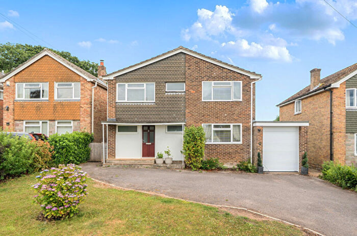3 Bedroom Detached House To Rent In Oakwood Avenue, Otterbourne, Hampshire, SO21