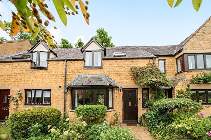 2 Bedroom Terraced House For Sale In The Lanes, Bampton, OX18