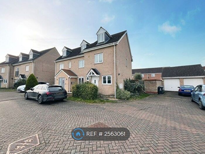 3 Bedroom Semi-Detached House To Rent In Nelson Crescent, Longstanton, Cambridge, CB24