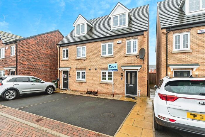 3 Bedroom Semi Detached House For Sale In Silkstone Road, Featherstone, Pontefract, WF7