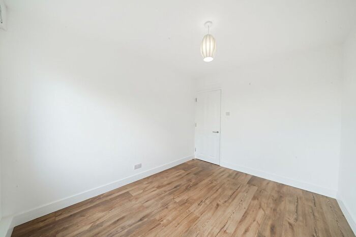 3 Bedroom Flat To Rent In Hardwicke Street, Barking, IG11