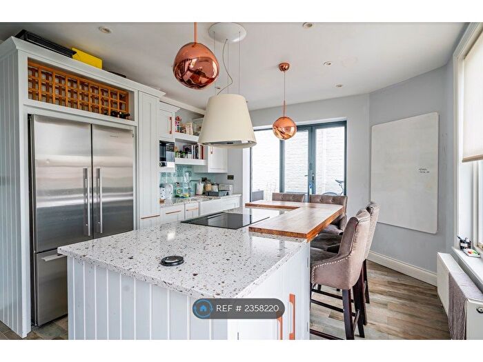 5 Bedroom Flat To Rent In Sisters Avenue, London, SW11