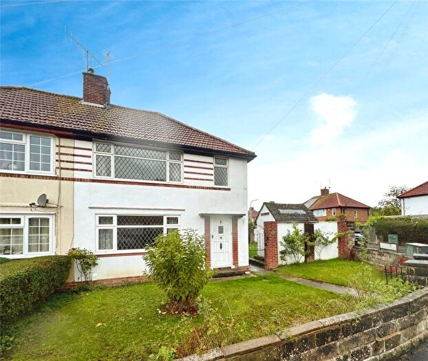 3 Bedroom Semi-Detached House To Rent In Blandford Road, Reading, Berkshire, RG2