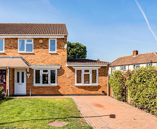 3 Bedroom Semi Detached House For Sale In Symonds Road, Hitchin, SG5