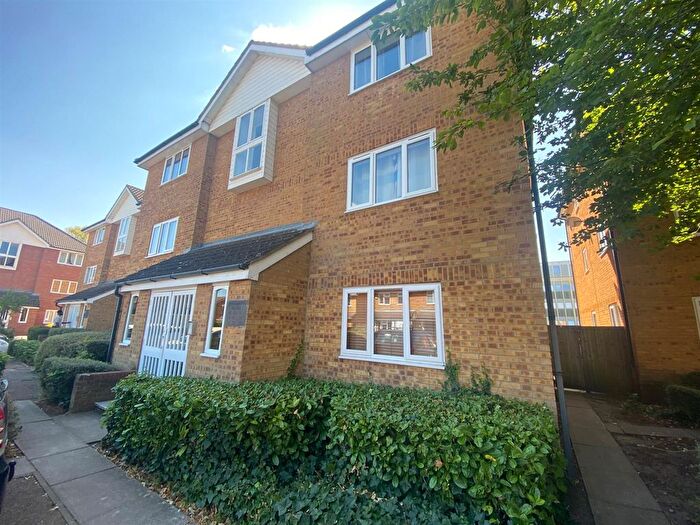2 Bedroom Flat For Sale In Flamborough Close, Woodston, Peterborough, PE2