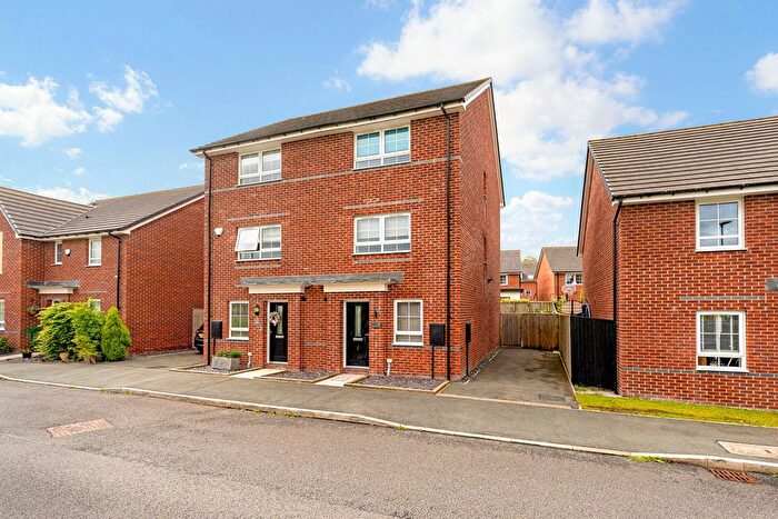 3 Bedroom Semi Detached House For Sale In Perranporth Close, Appleton, Warrington, WA4