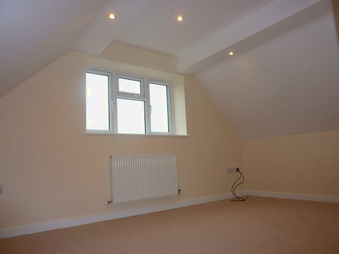 2 Bedroom Apartment To Rent In Charlbury, OX7