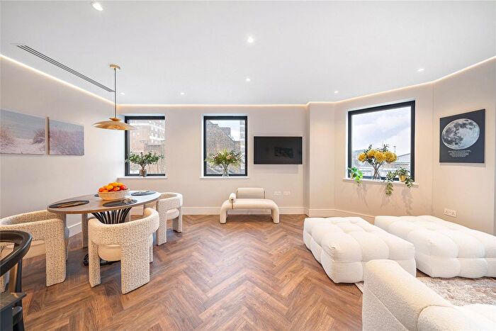 2 Bedroom Flat For Sale In King Street, London, W6