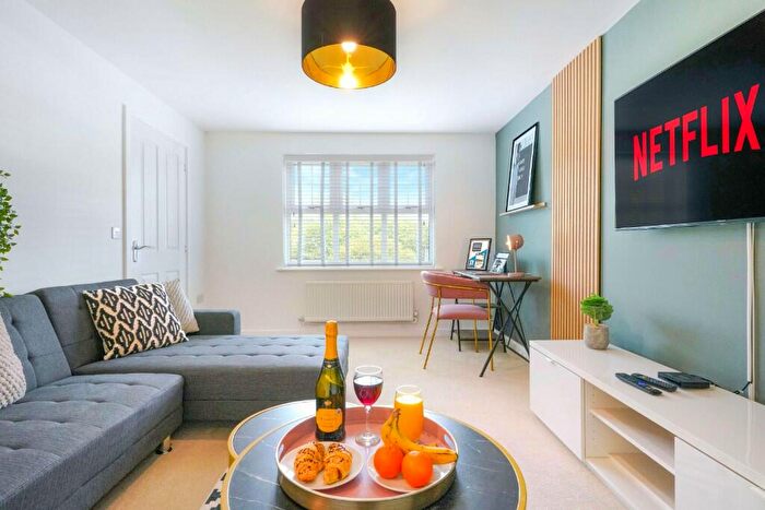 5 Bedroom House To Rent In Garner Close, Northampton, Northamptonshire, NN5