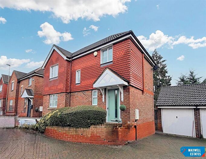 3 Bedroom Detached House For Sale In Tithe Close, London, NW7