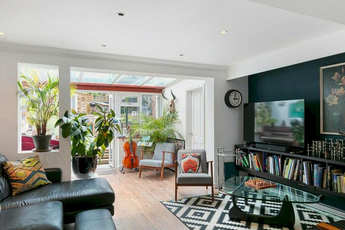 4 Bedroom Semi-Detached House To Rent In Cintra Park, Crystal Palace, London, SE19