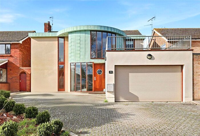 4 Bedroom Detached House For Sale In Willingale Way, Thorpe Bay, Essex, SS1