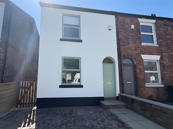 2 Bedroom End Of Terrace House To Rent In Buxton Road, Great Moor, Stockport, SK2