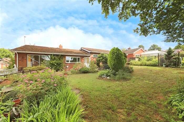 4 Bedroom Detached Bungalow For Sale In Elizabeth Grove, Highley, Bridgnorth, WV16