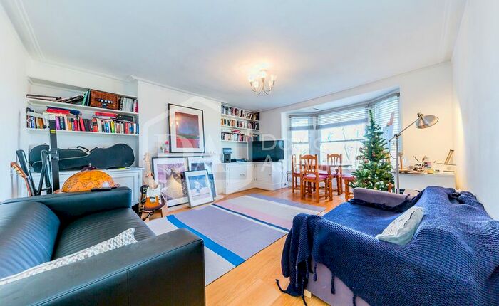 2 Bedroom Flat To Rent In Middle Lane, Crouch End, London, N8