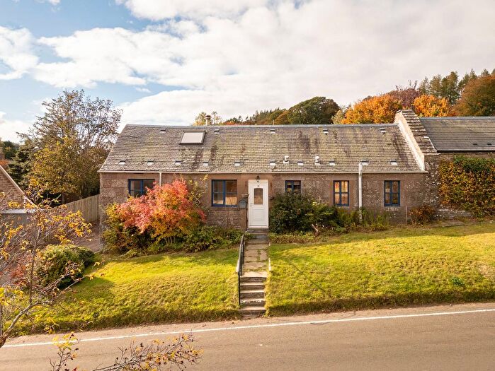 3 Bedroom Cottage For Sale In Charleston Village, Charleston, Forfar, Angus, DD8