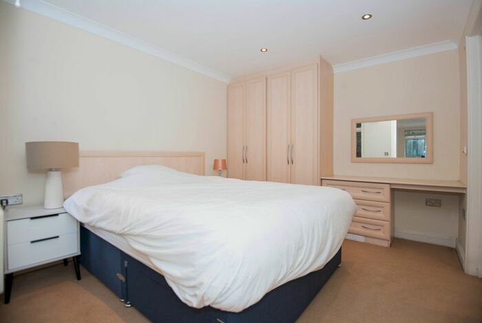1 Bedroom Flat To Rent In Kew Gardens Road, Richmond, TW9