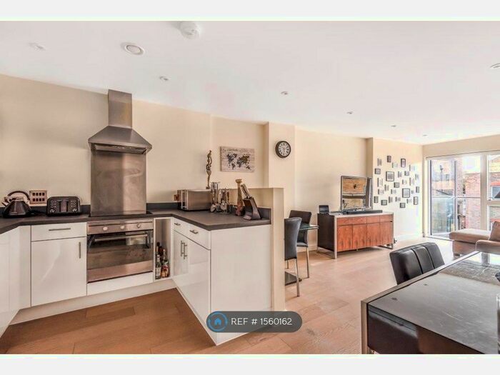 2 Bedroom Flat To Rent In Singer Mews, London, SW4