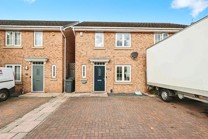 3 Bedroom Semi-Detached House For Sale In The Timber Way, Birmingham, B34