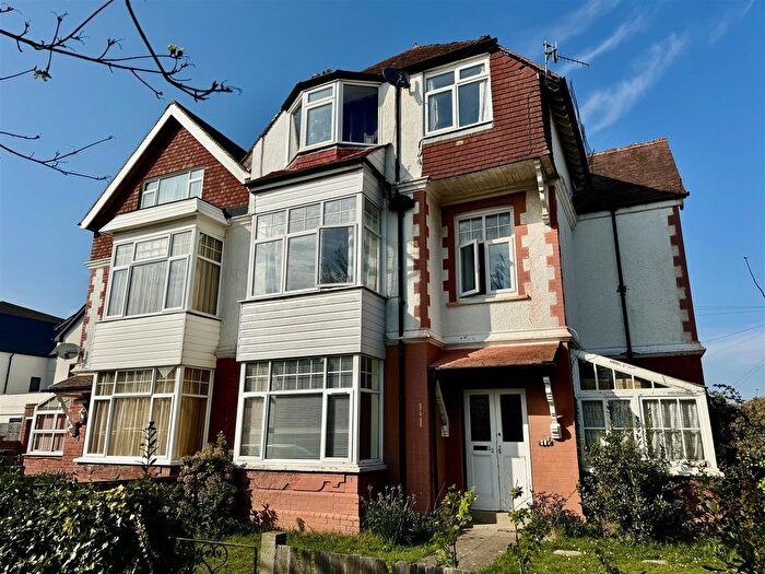 2 Bedroom Flat To Rent In Collington Avenue, Bexhill-On-Sea, TN39