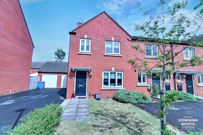 3 Bedroom End Of Terrace House For Sale In Tye Road, Fradley, Lichfield - Beautiful Family Home, WS13