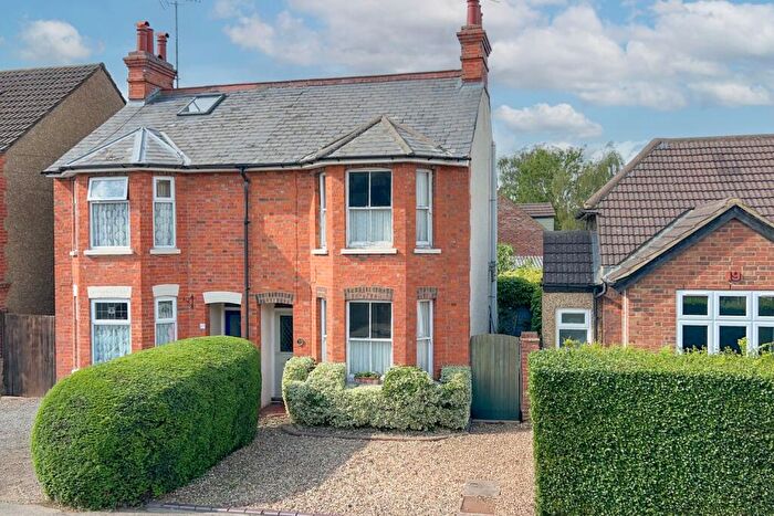 3 Bedroom Semi-Detached House For Sale In Stanbridge Road, Leighton Buzzard, LU7