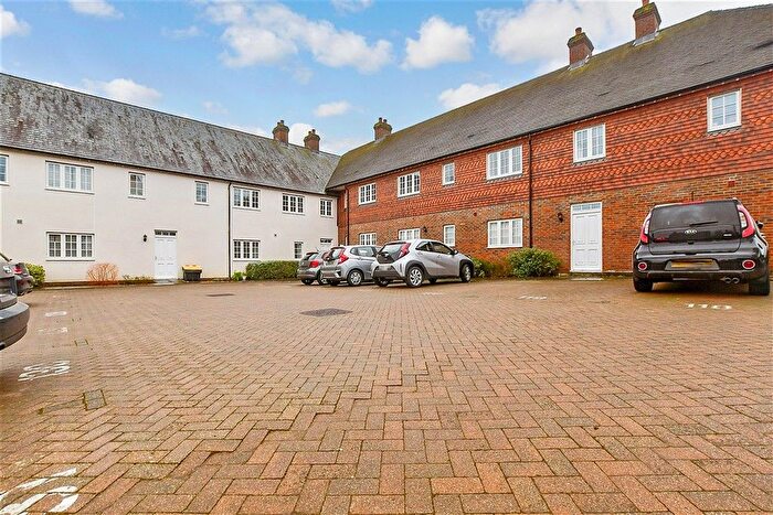 1 Bedroom Flat For Sale In Three Fields Road, Tenterden, Kent, TN30