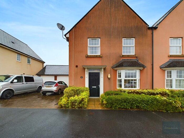 4 Bedroom Semi-Detached House To Rent In Hawkins Road, Exeter, EX1