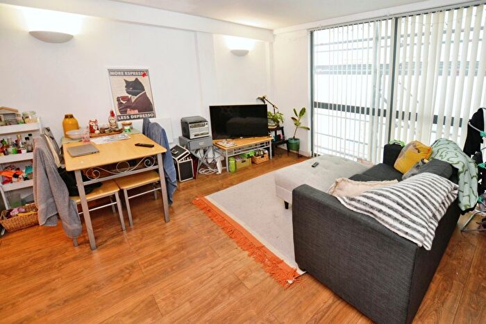 2 Bedroom Flat To Rent In The Danube, City Road East, Southern Gateway, Manchester, M15
