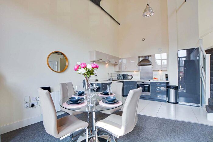 1 Bedroom Flat For Sale In Wheatsheaf Way, Knighton Fields, Leicester, LE2