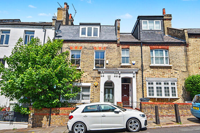3 Bedroom Maisonette To Rent In Chetwynd Road, Dartmouth Park, London, NW5