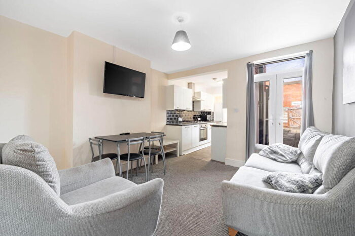 4 Bedroom Terraced House To Rent In Student House Moor Street, Lincoln, LN1