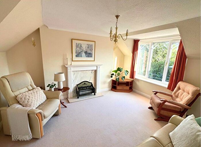 2 Bedroom Apartment For Sale In College House, Brackley, NN13