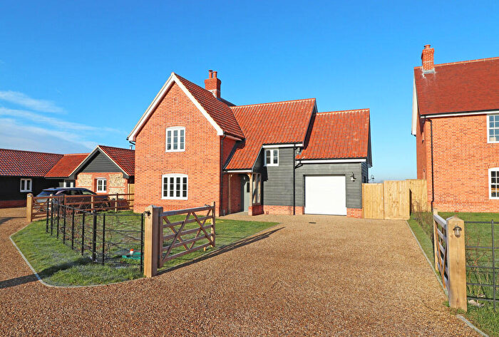 4 Bedroom Detached House For Sale In Woodlands Road, Raydon, IP7