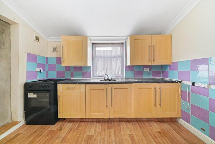 1 Bedroom Flat For Sale In Kempton Road, East Ham, E6