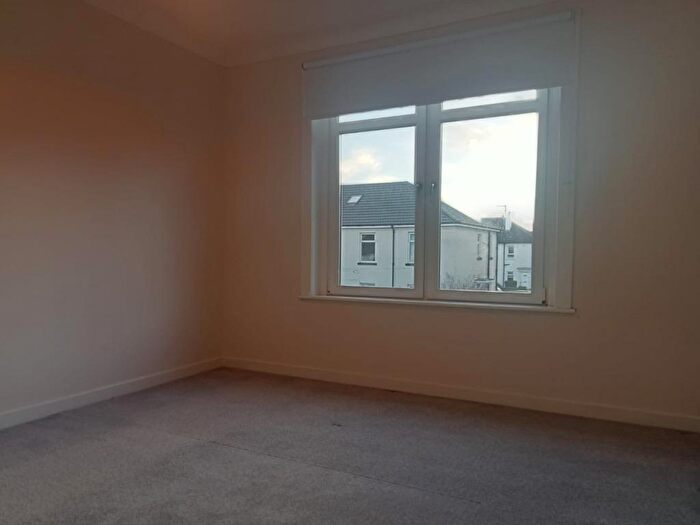 2 Bedroom Flat To Rent In Danes Drive, Knightswood, Glasgow, G14