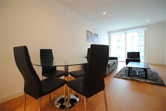 2 Bedroom Flat To Rent In Saffron Central Square, Croydon, Surrey, CR0