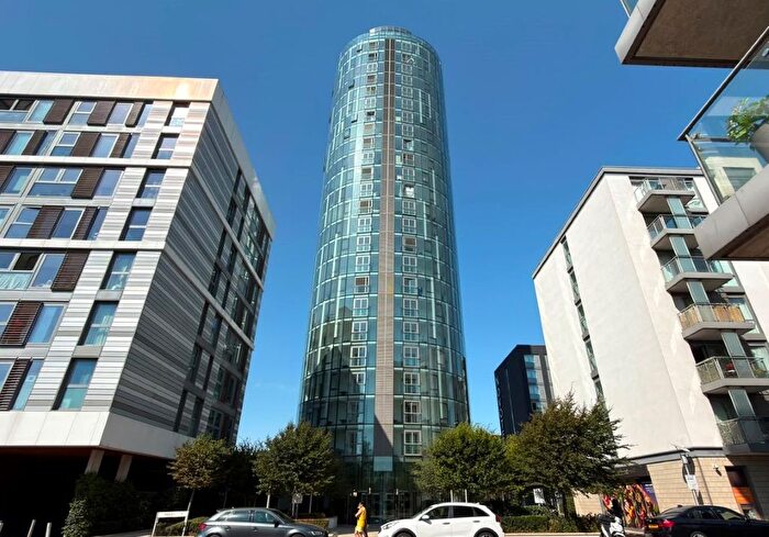 2 Bedroom Flat For Sale In Kew Eye Apartments, Ealing Road, Brentford, Middlesex, TW8