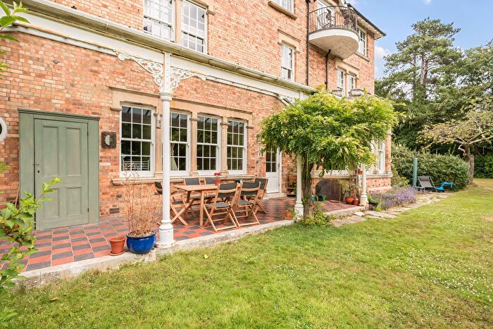 4 Bedroom Flat To Rent In Manchester Road, Sway, Lymington, SO41