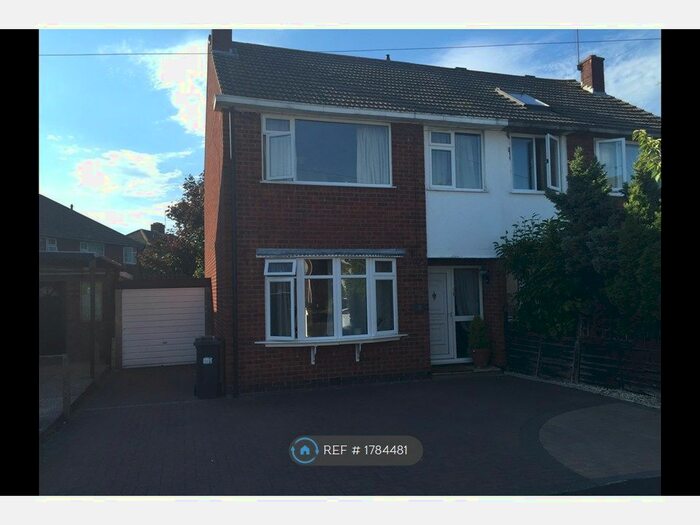 3 Bedroom Semi-Detached House To Rent In Harrow Road, Whitnash, CV31