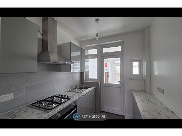 4 Bedroom Terraced House To Rent In Princes Avenue, London, NW9