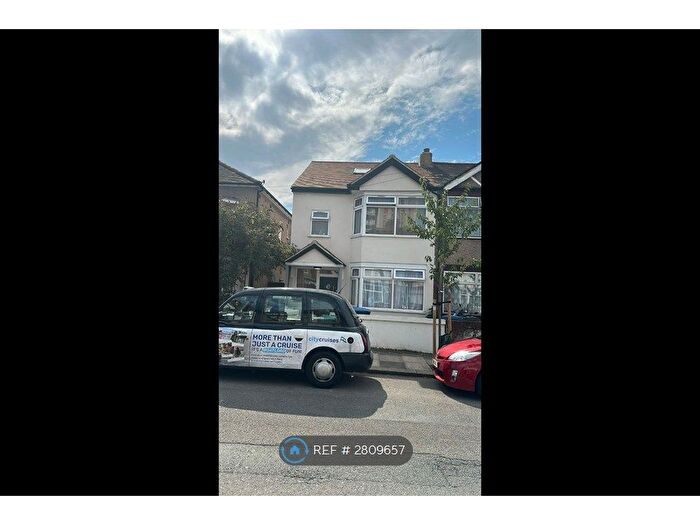 1 Bedroom Flat To Rent In Cavendish Road, London, N18