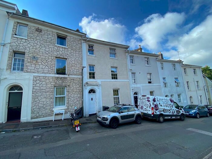1 Bedroom Flat To Rent In Braddons Street, Torquay, TQ1