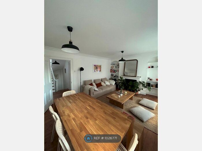 3 Bedroom Maisonette To Rent In Grove Road, London, E3